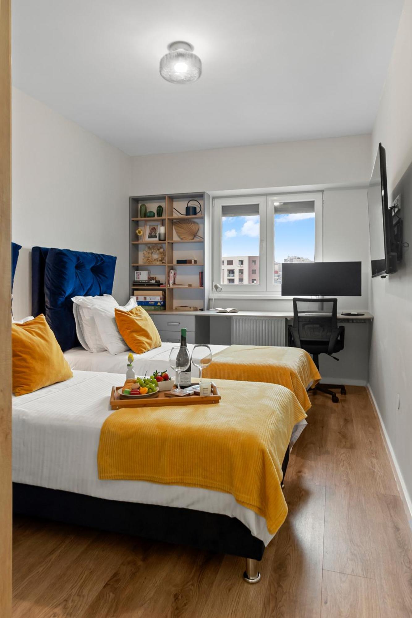 Mido Park Apartment With Private Parking & Self Check-In Boekarest Buitenkant foto