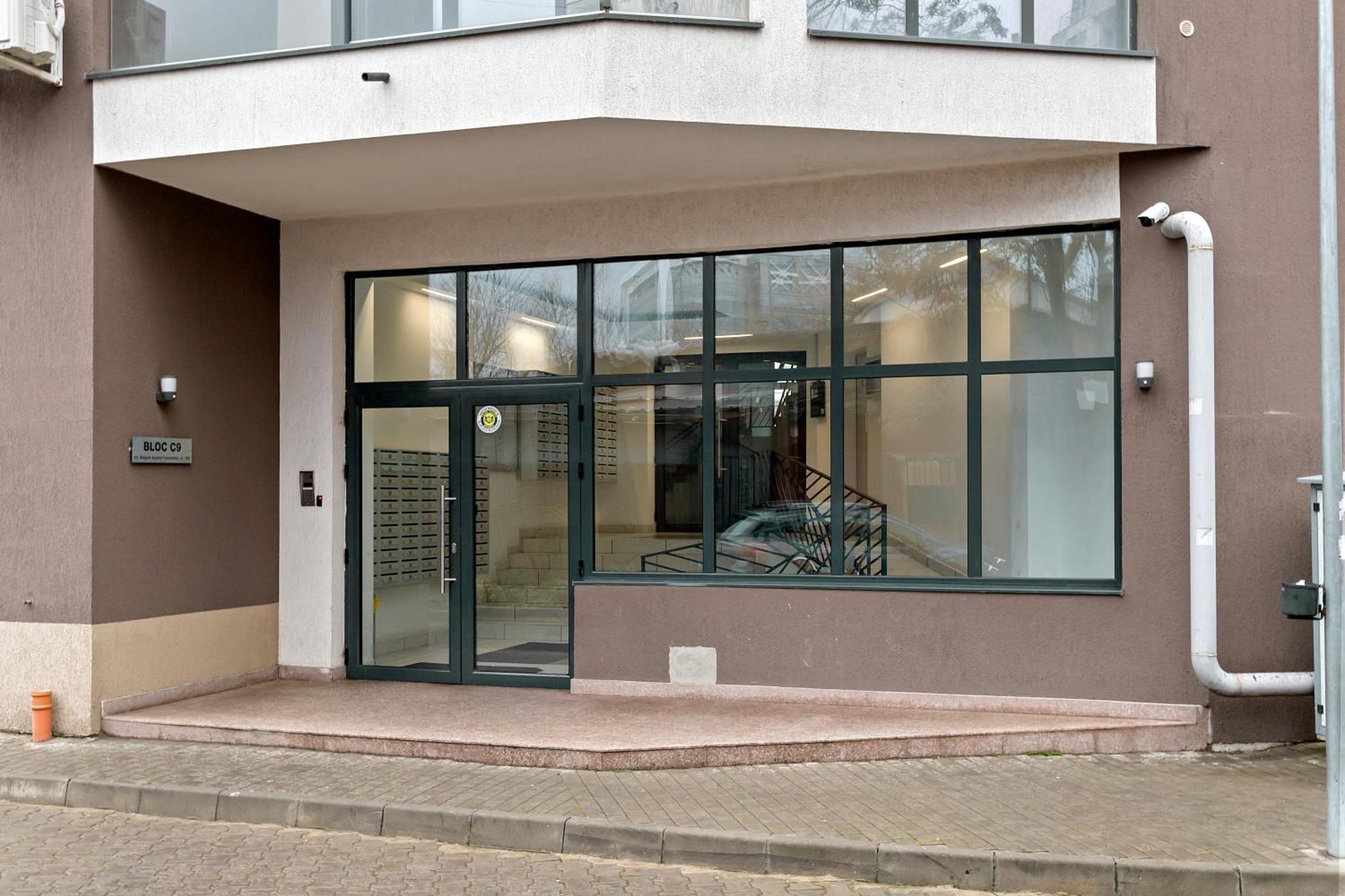 Mido Park Apartment With Private Parking & Self Check-In Boekarest Buitenkant foto