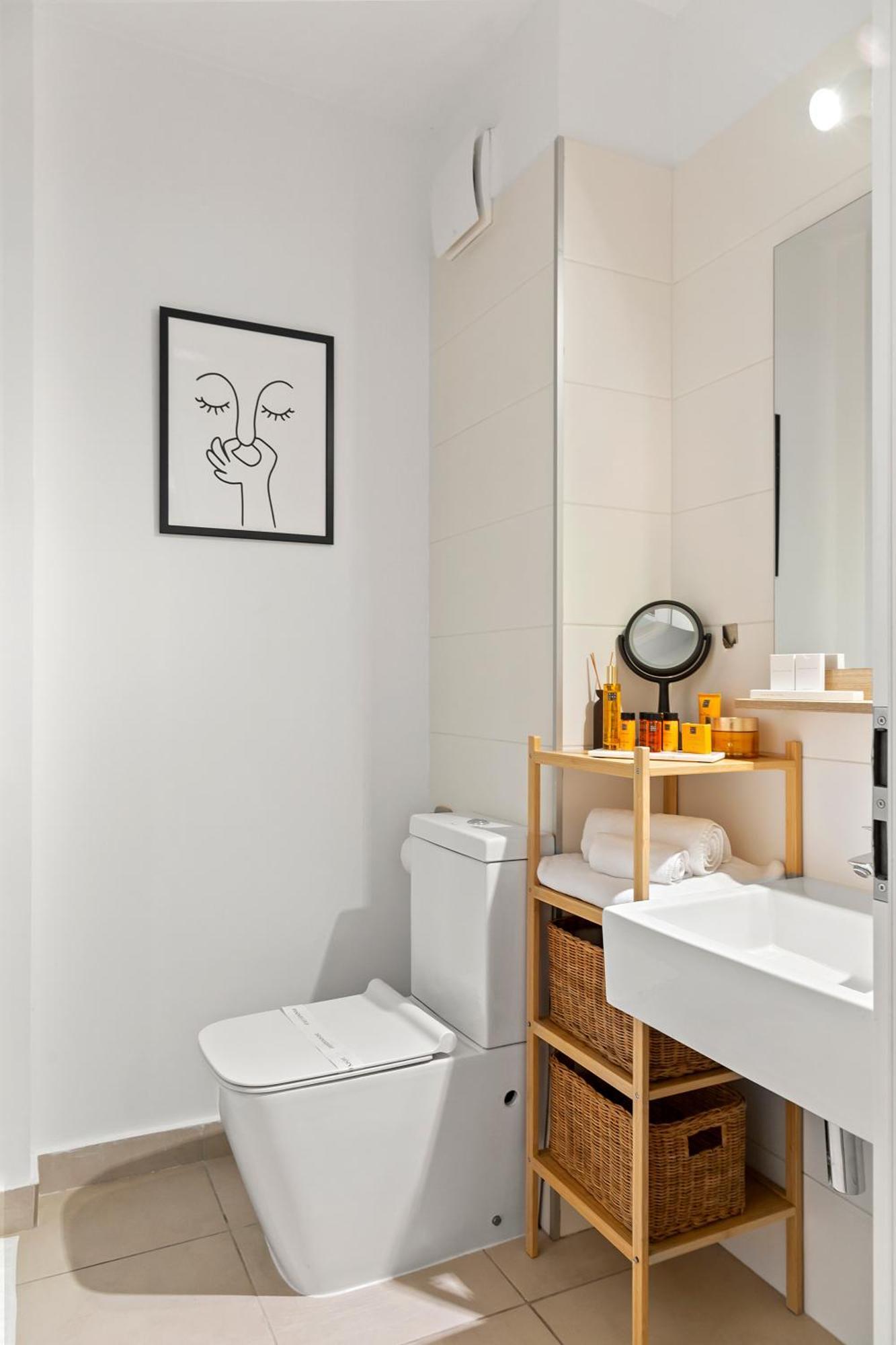Mido Park Apartment With Private Parking & Self Check-In Boekarest Buitenkant foto