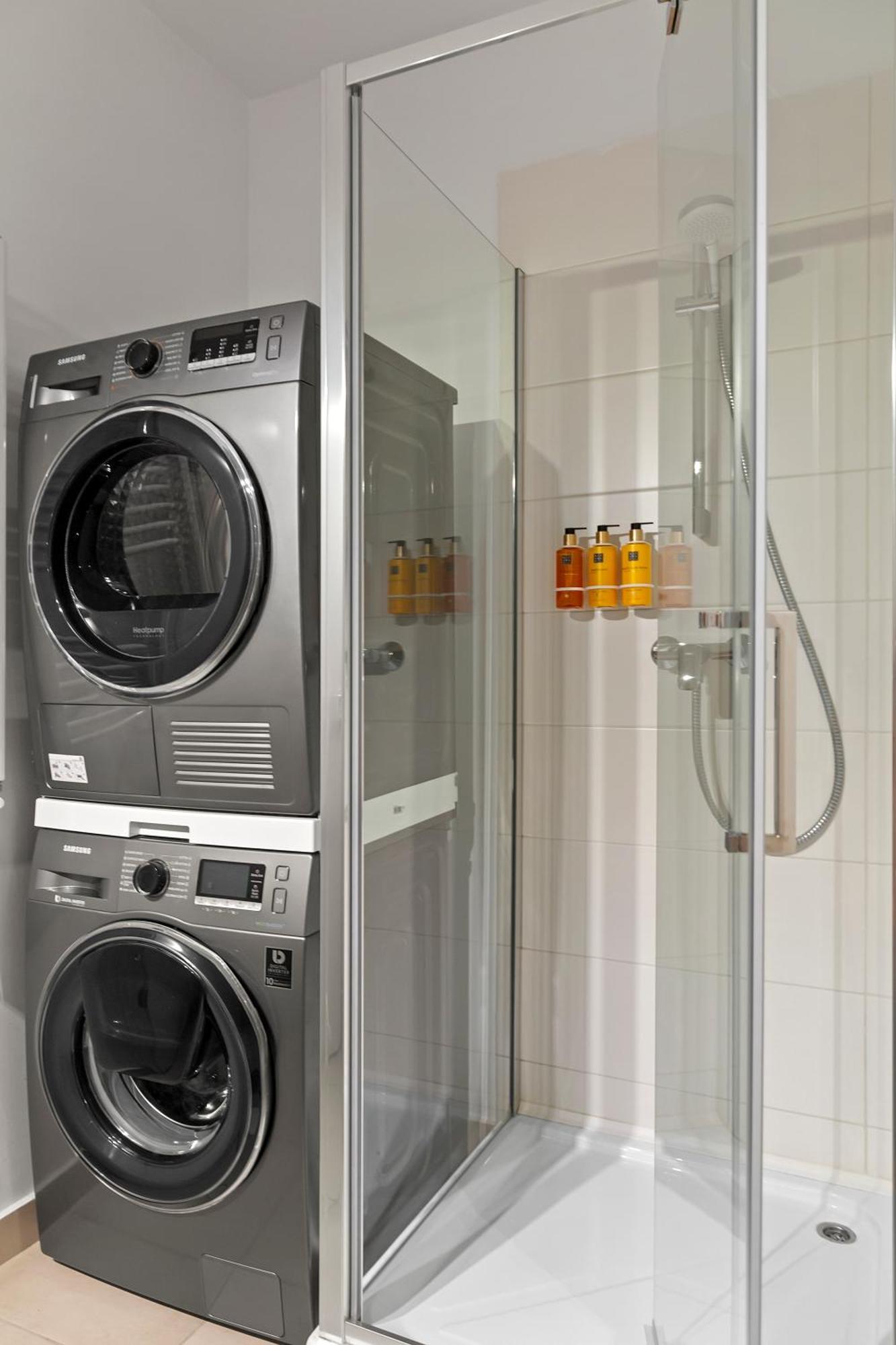 Mido Park Apartment With Private Parking & Self Check-In Boekarest Buitenkant foto