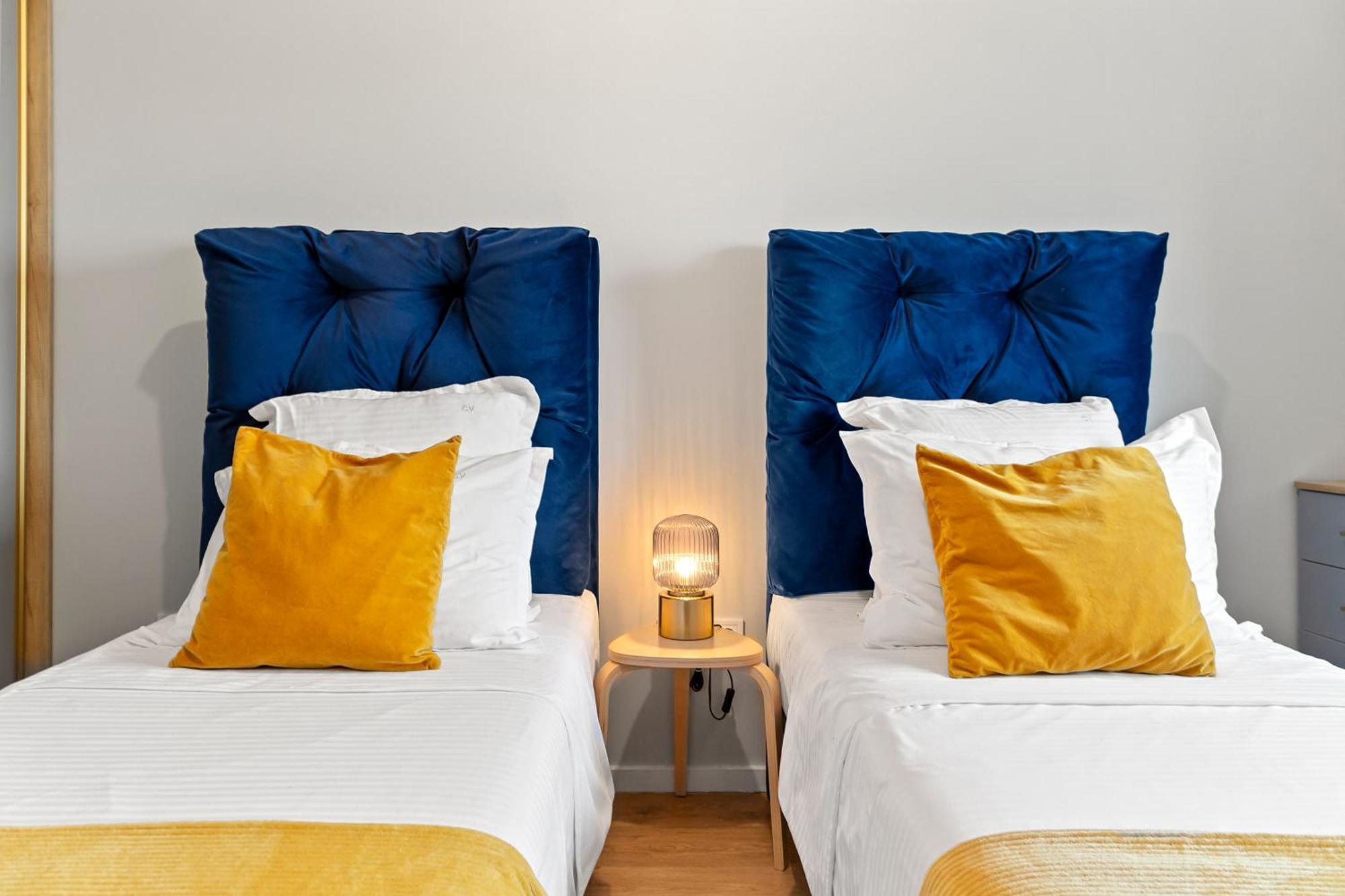 Mido Park Apartment With Private Parking & Self Check-In Boekarest Buitenkant foto
