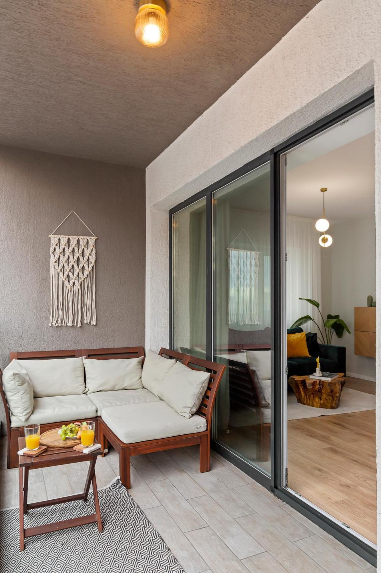 Mido Park Apartment With Private Parking & Self Check-In Boekarest Buitenkant foto